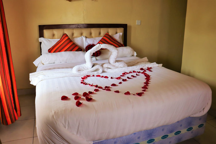 Honeymoon Suite Exterior